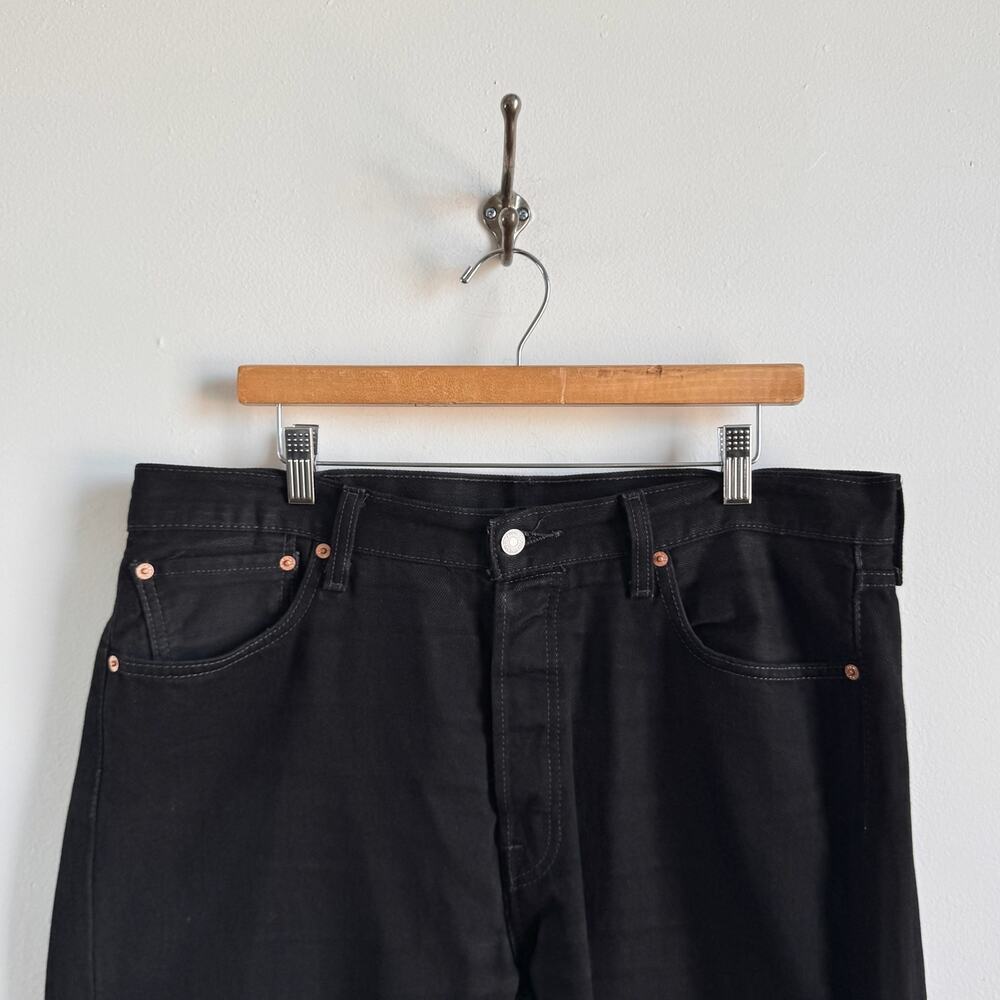 Levi's 501 Straight Leg Men's Jeans with Button Fly - Picture 2 of 10